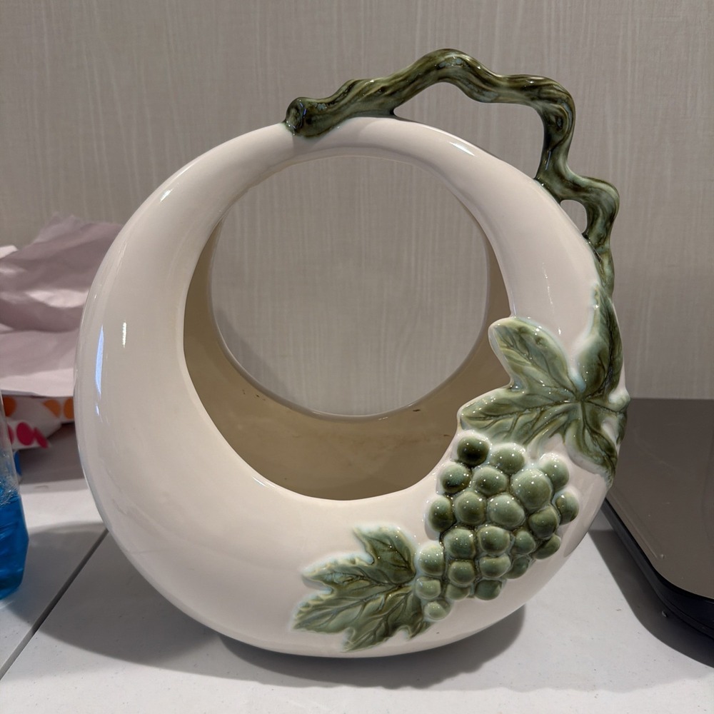 Vtg 1950s Hull Tokay Tuscany Moon Basket Planter Vase Grapes Leaves Vine Handle